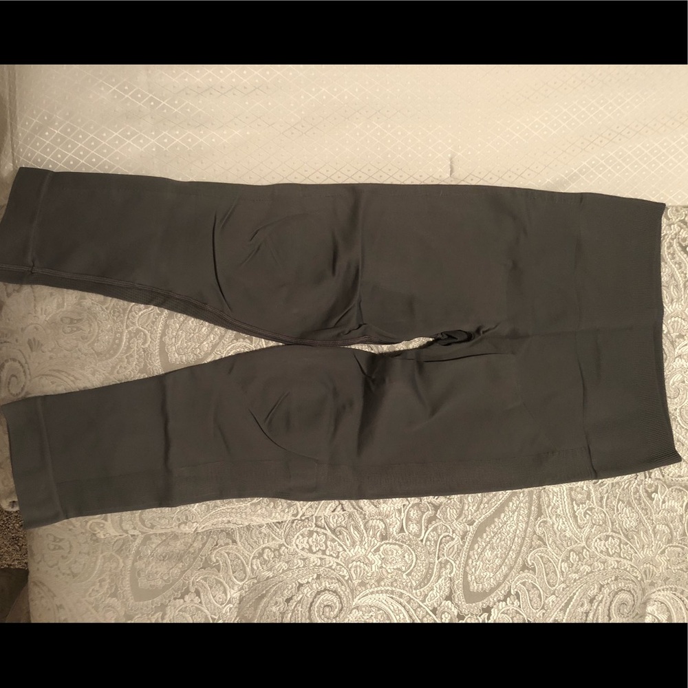 LuluLemon crop leggings